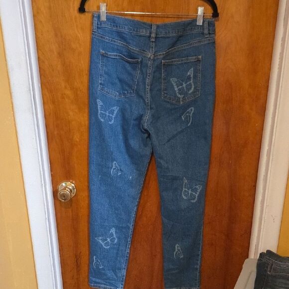 Art Class Butterfly Print Blue Jeans - Picture 4 of 5